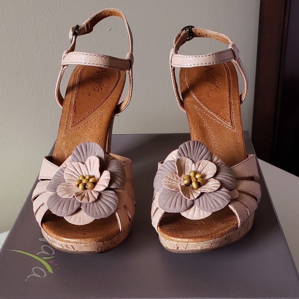 Authentic Naya Wanita Leather Sandal in Natural